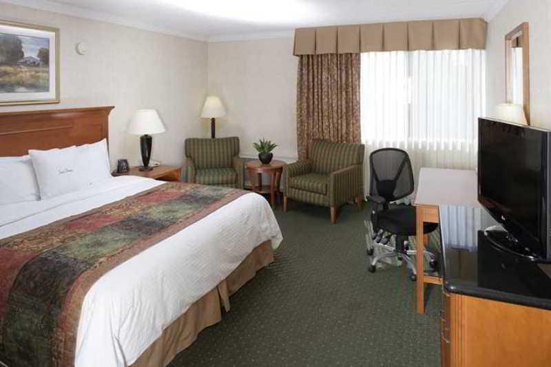מלון Doubletree By Hilton Madison Downtown מראה חיצוני תמונה