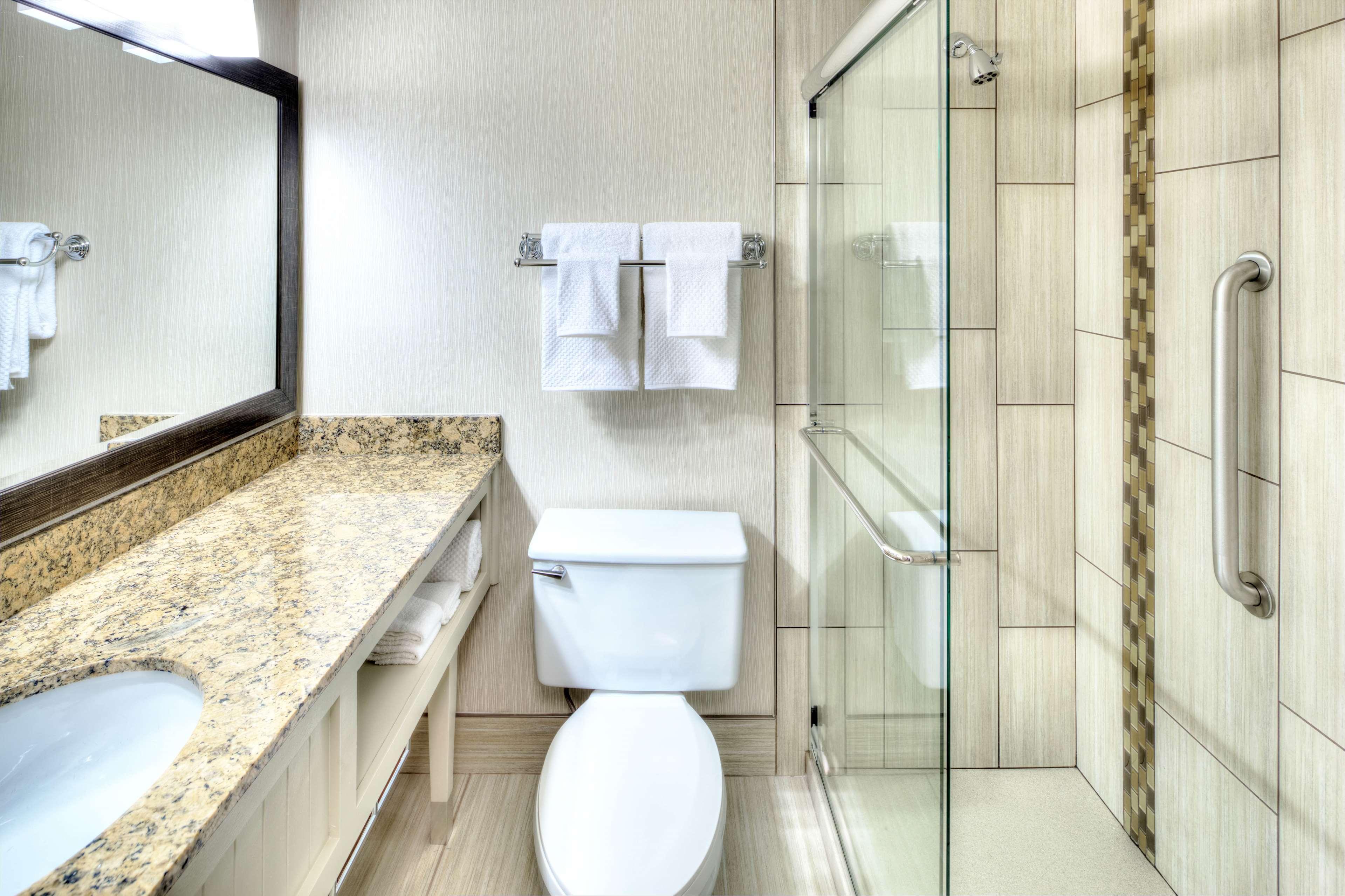 מלון Doubletree By Hilton Madison Downtown מראה חיצוני תמונה