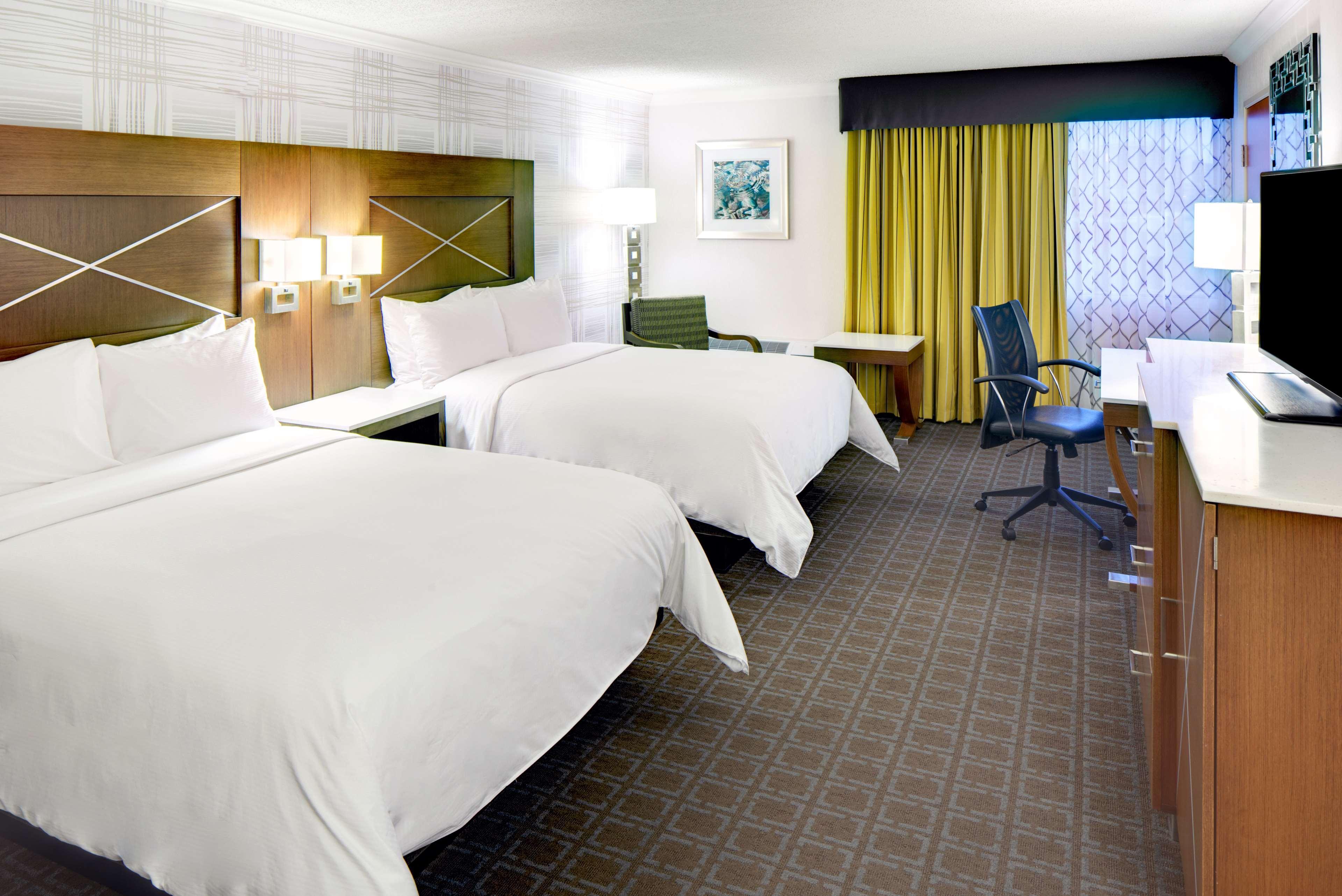 מלון Doubletree By Hilton Madison Downtown מראה חיצוני תמונה