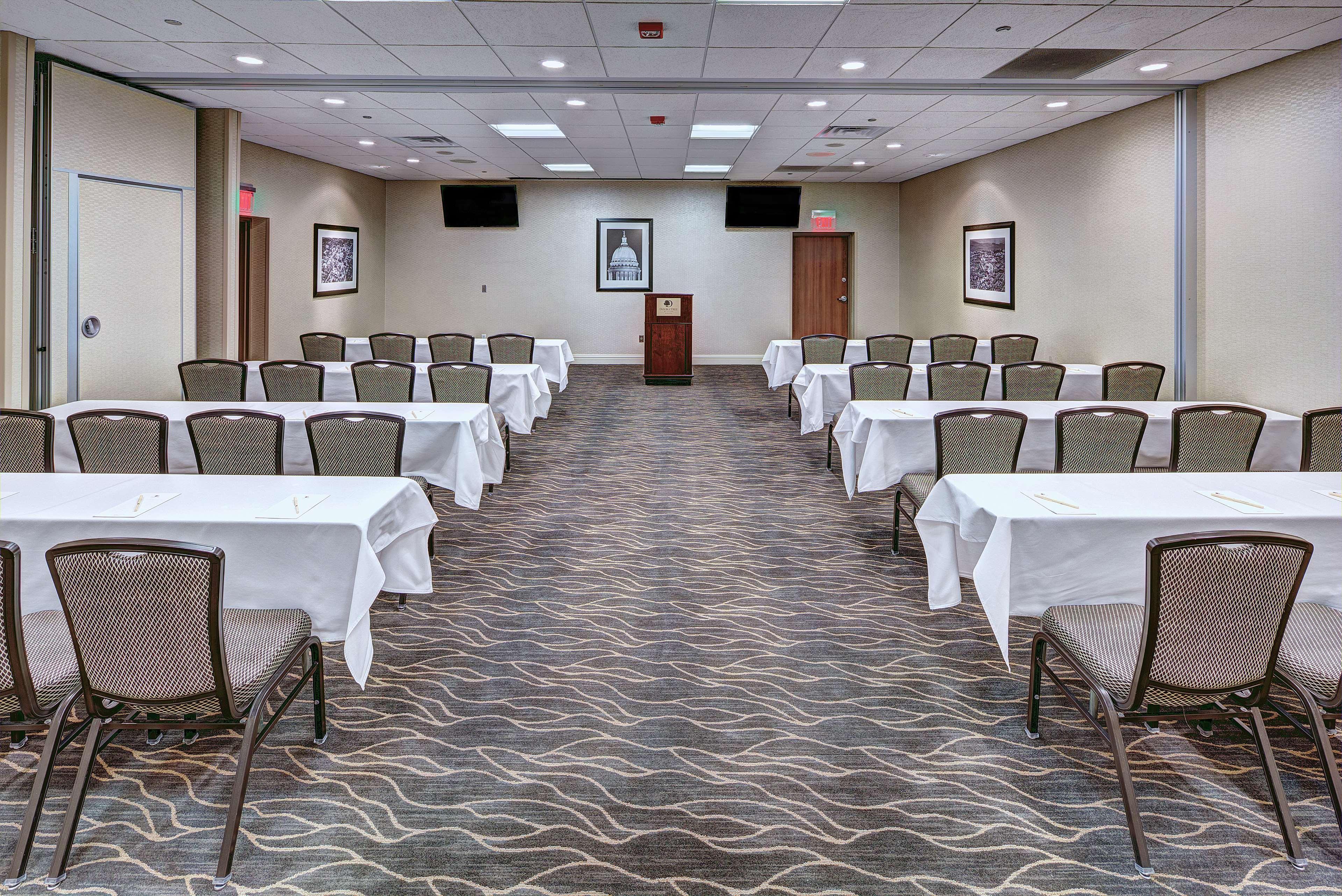 מלון Doubletree By Hilton Madison Downtown מראה חיצוני תמונה