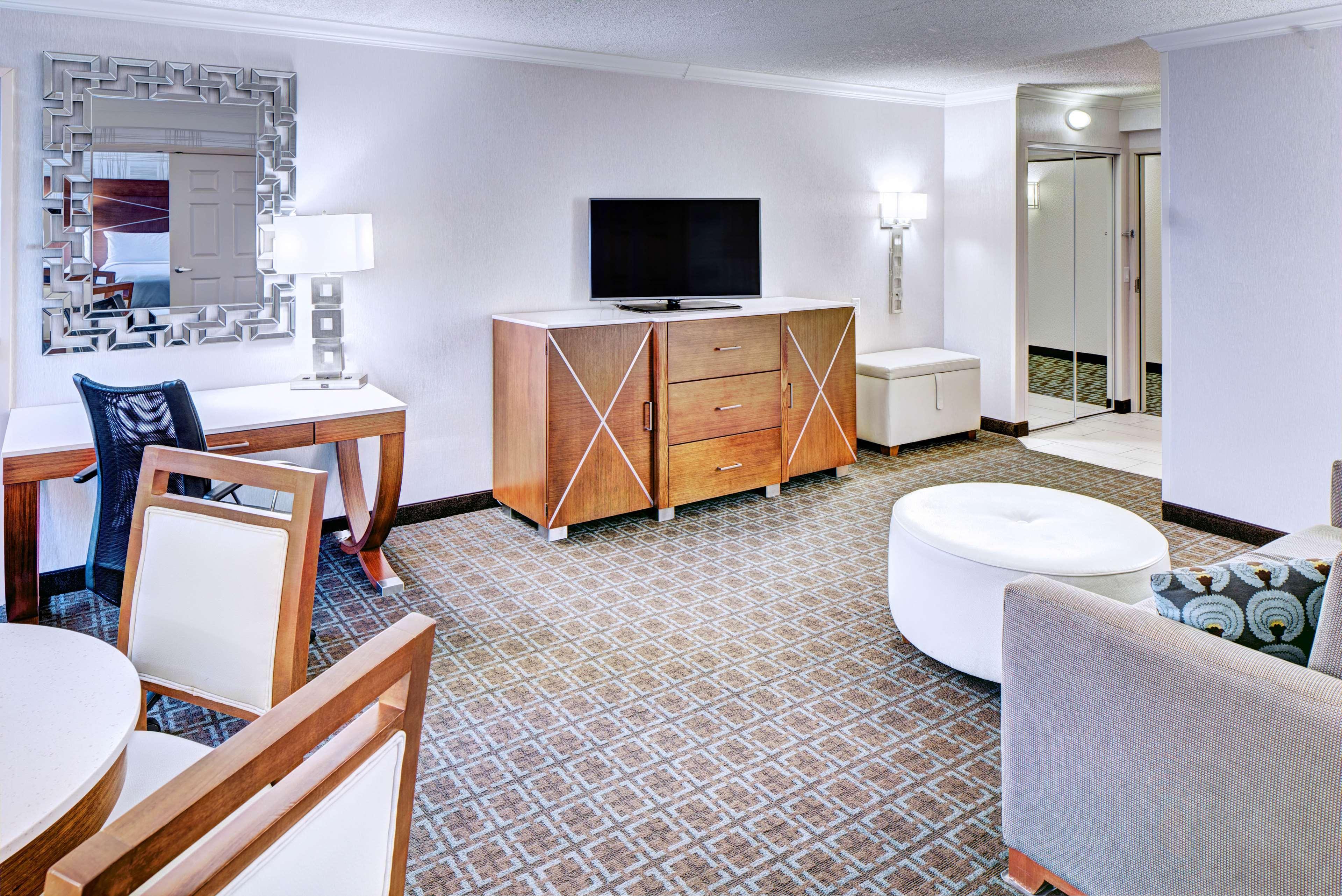 מלון Doubletree By Hilton Madison Downtown מראה חיצוני תמונה
