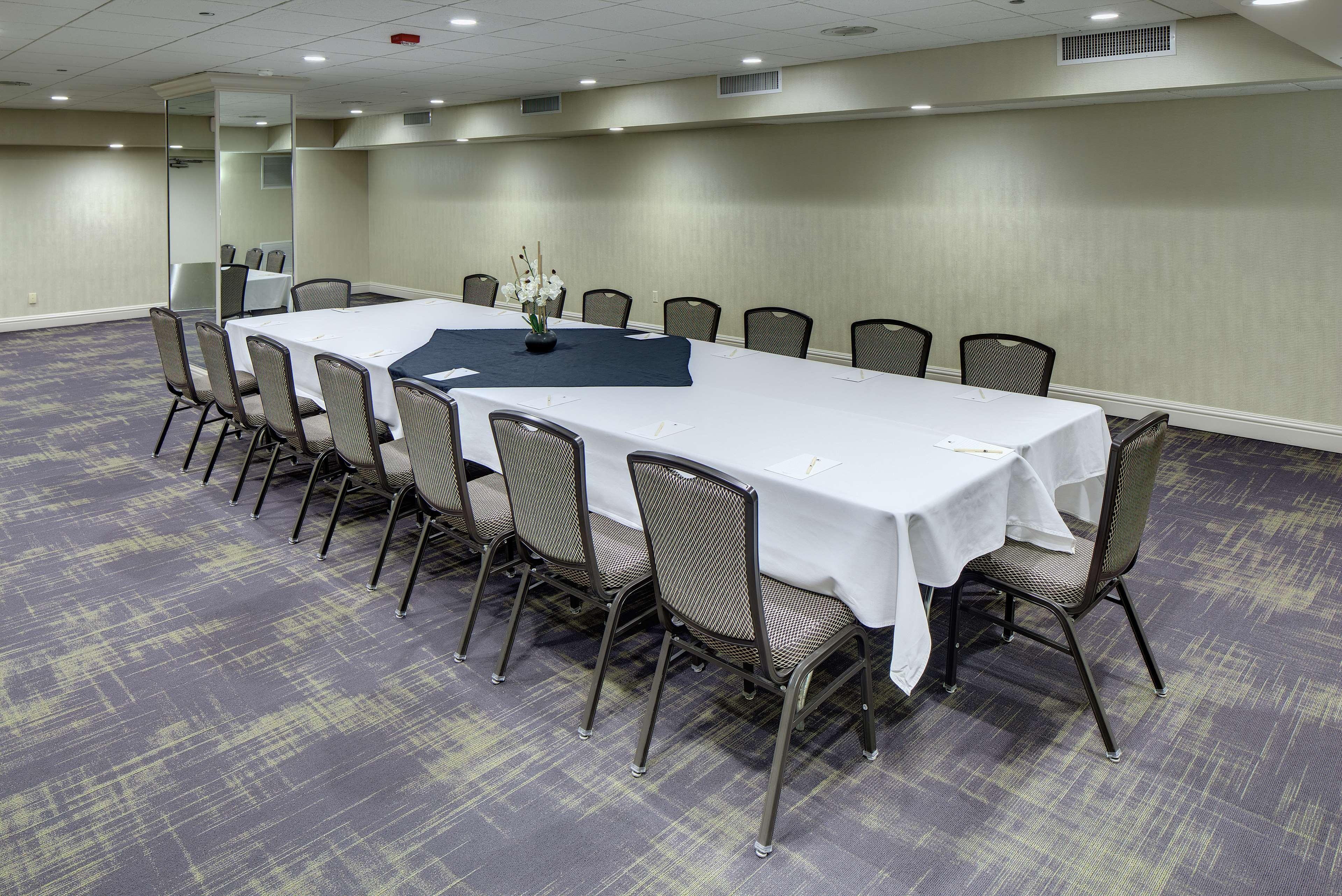 מלון Doubletree By Hilton Madison Downtown מראה חיצוני תמונה
