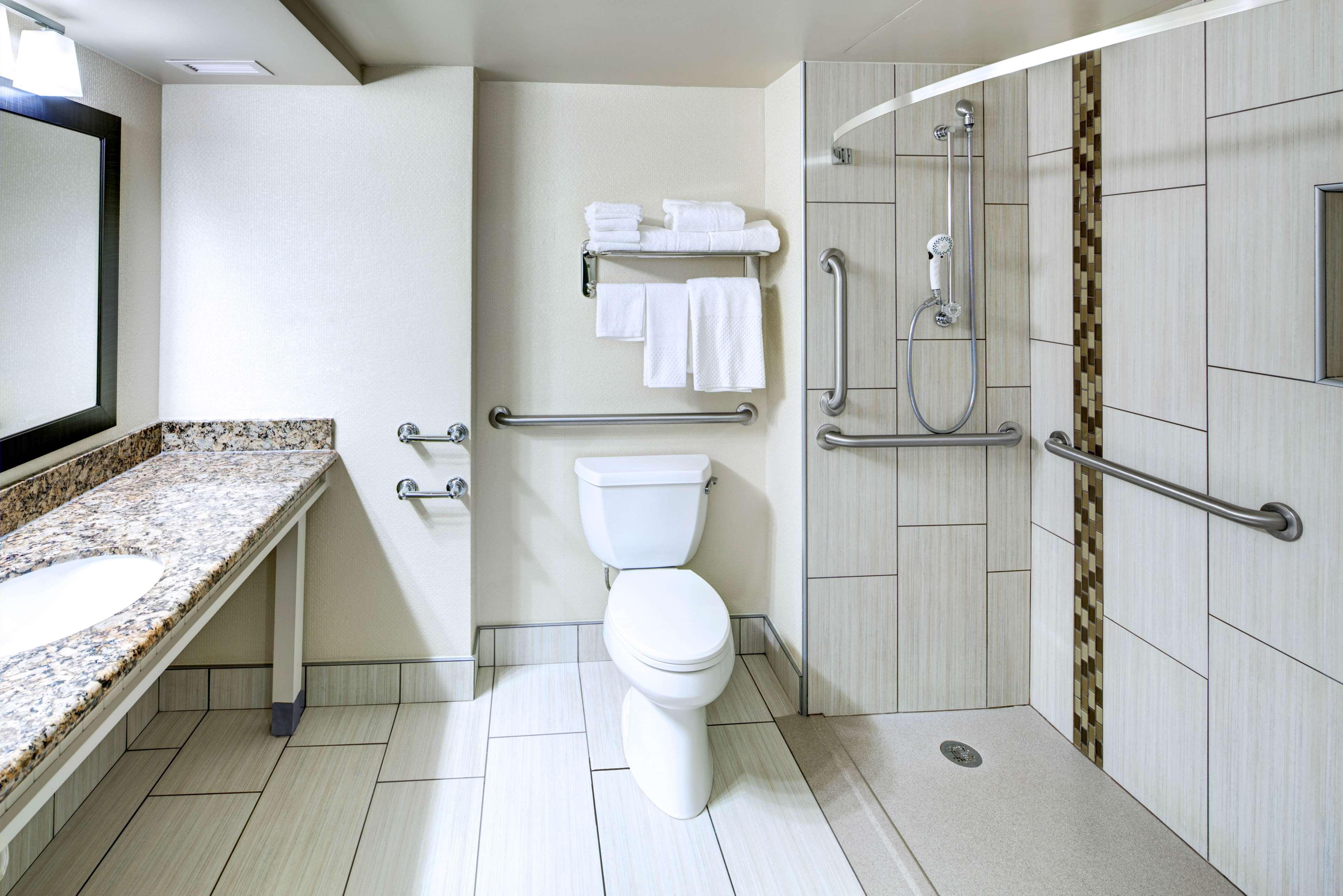 מלון Doubletree By Hilton Madison Downtown מראה חיצוני תמונה