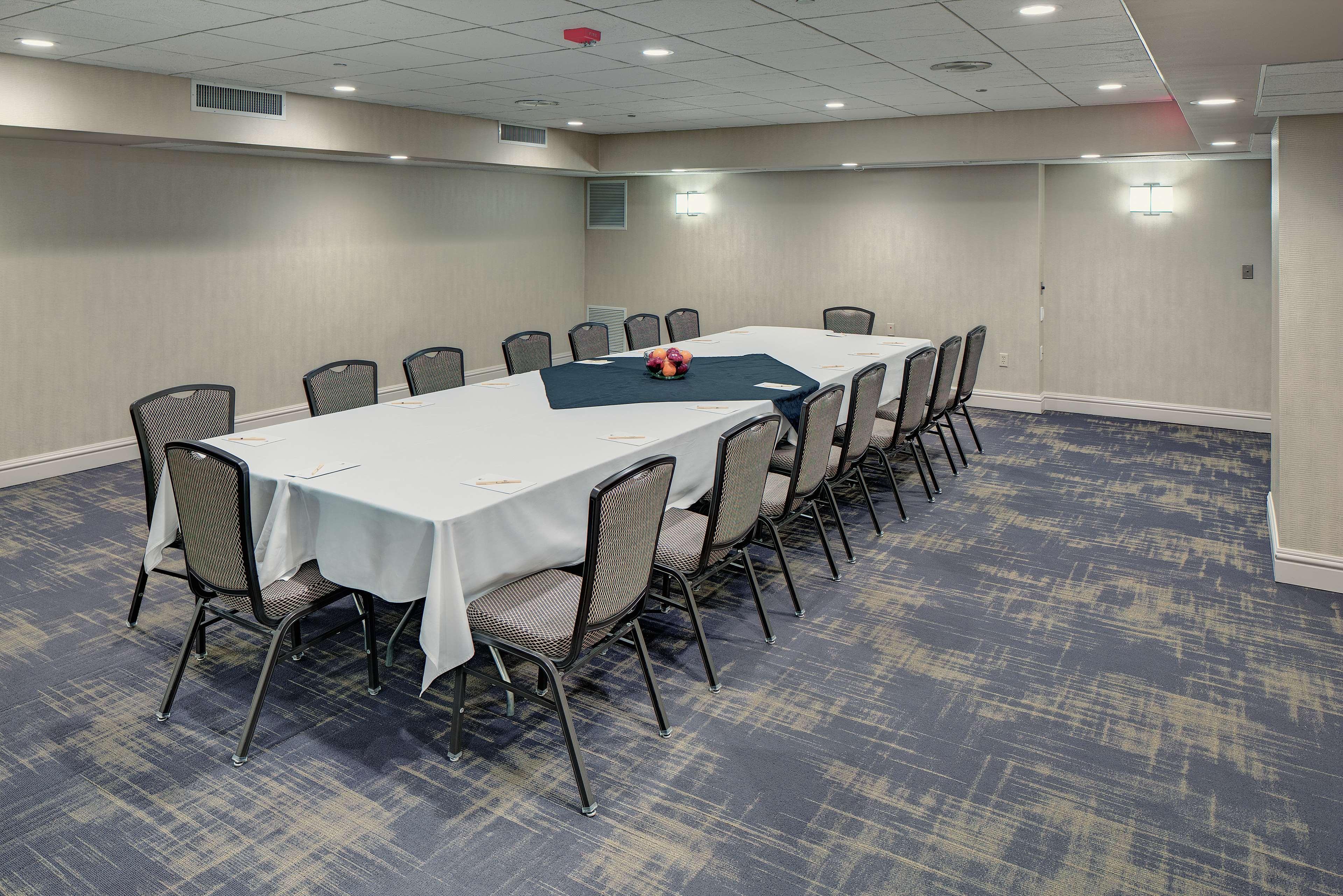 מלון Doubletree By Hilton Madison Downtown מראה חיצוני תמונה