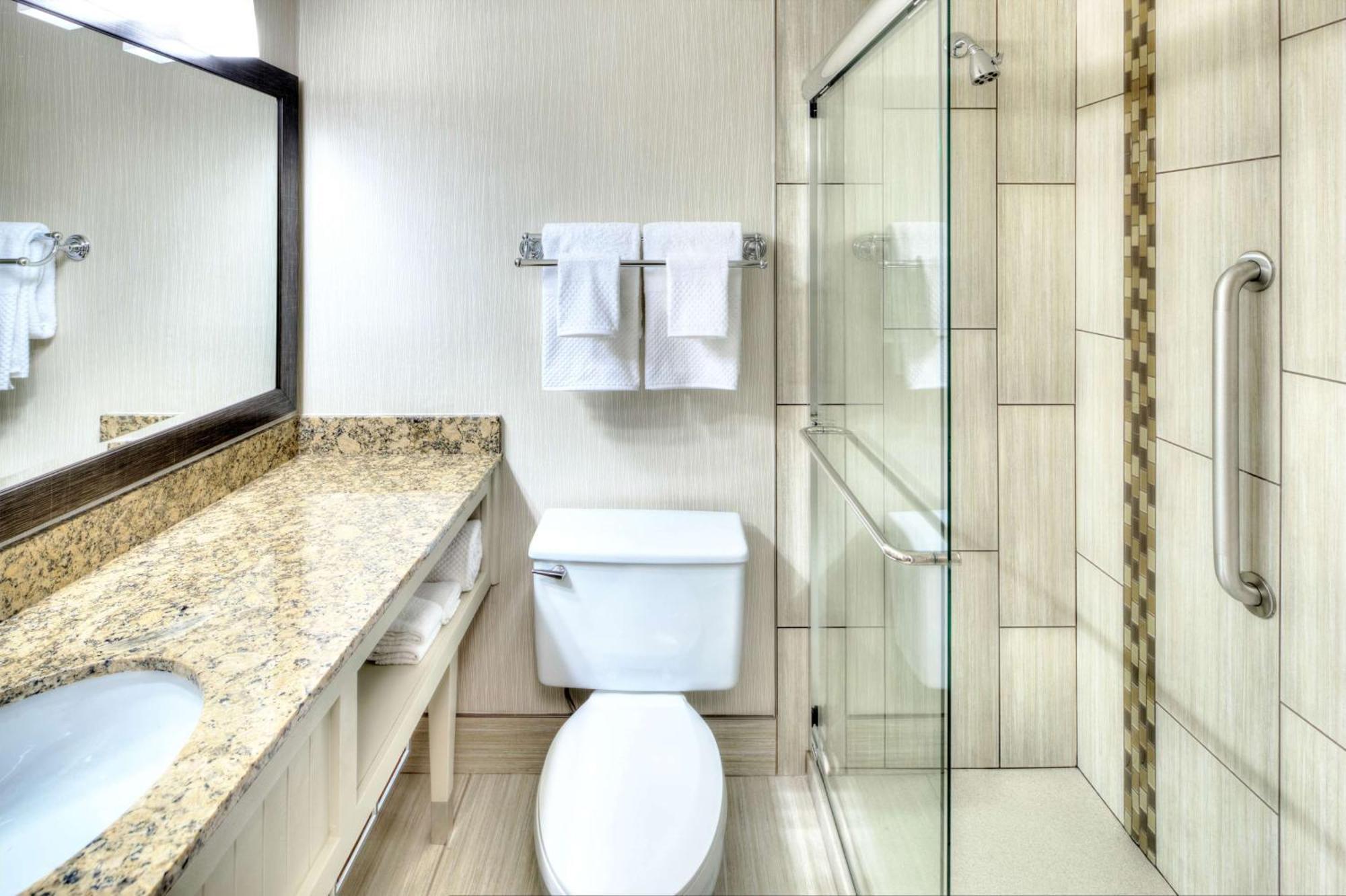 מלון Doubletree By Hilton Madison Downtown מראה חיצוני תמונה
