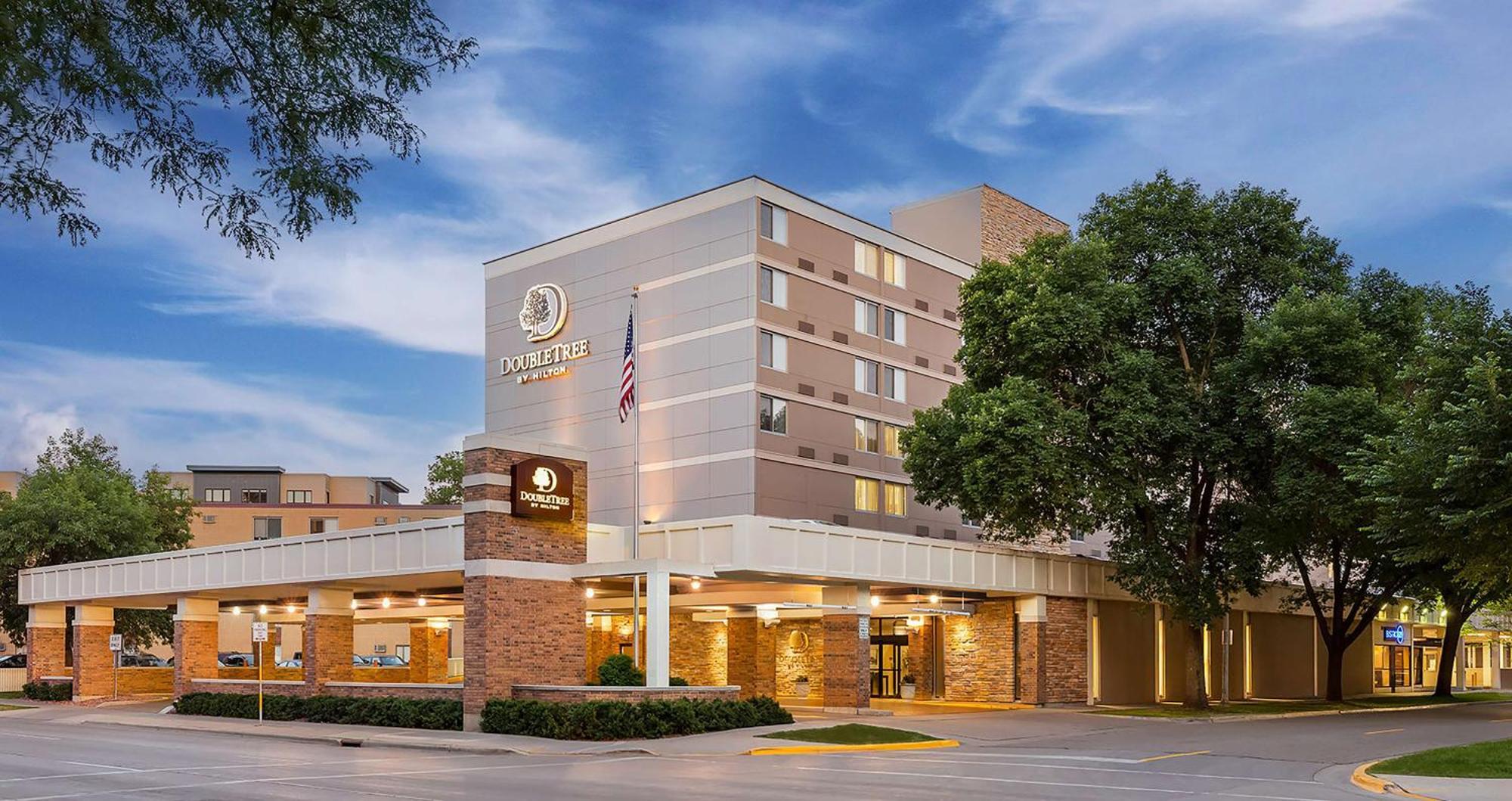 מלון Doubletree By Hilton Madison Downtown מראה חיצוני תמונה