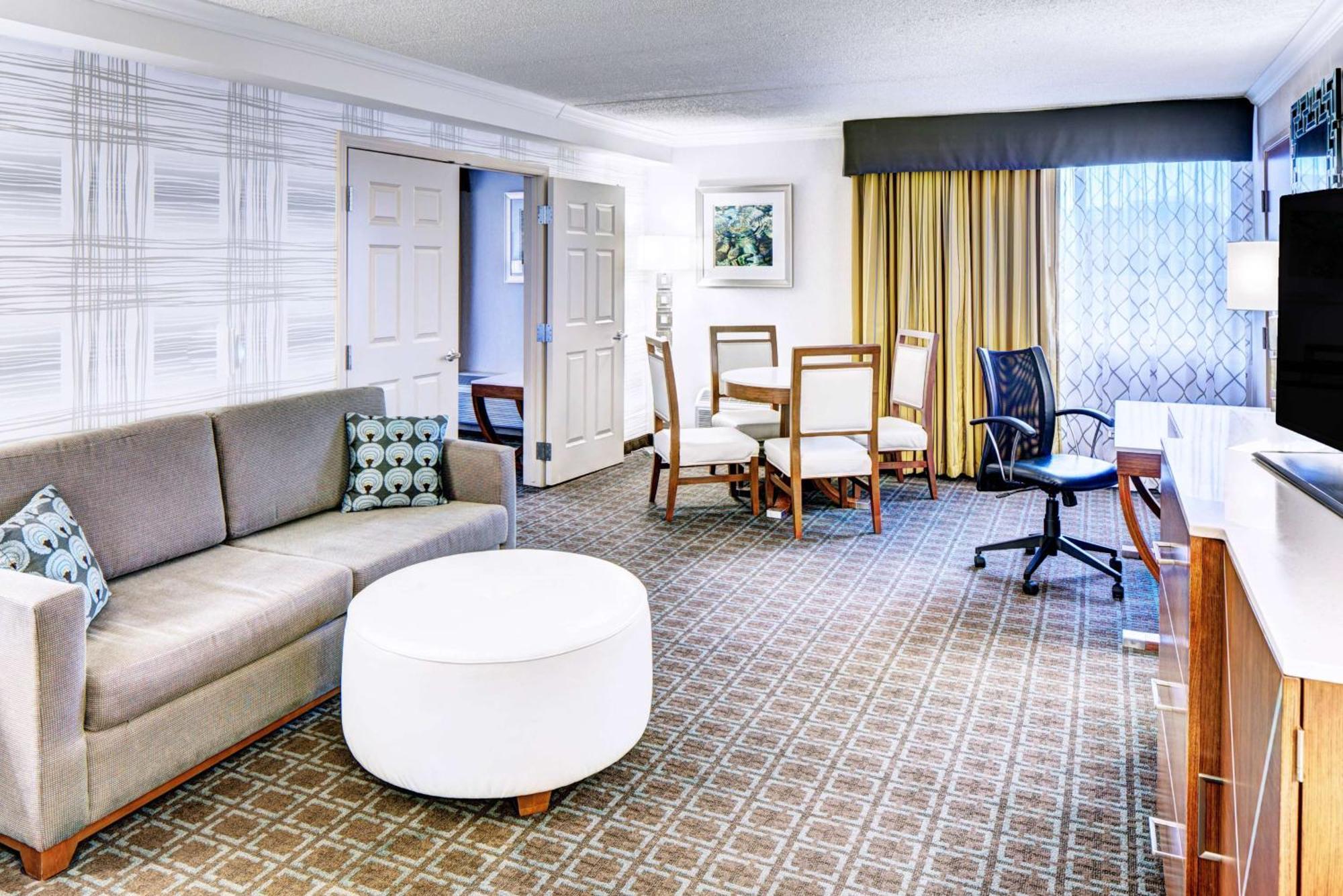 מלון Doubletree By Hilton Madison Downtown מראה חיצוני תמונה