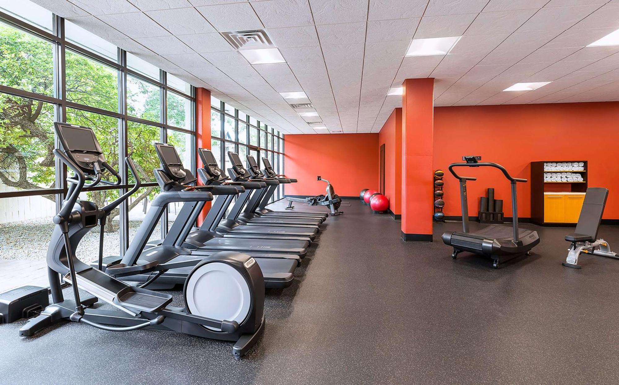מלון Doubletree By Hilton Madison Downtown מראה חיצוני תמונה
